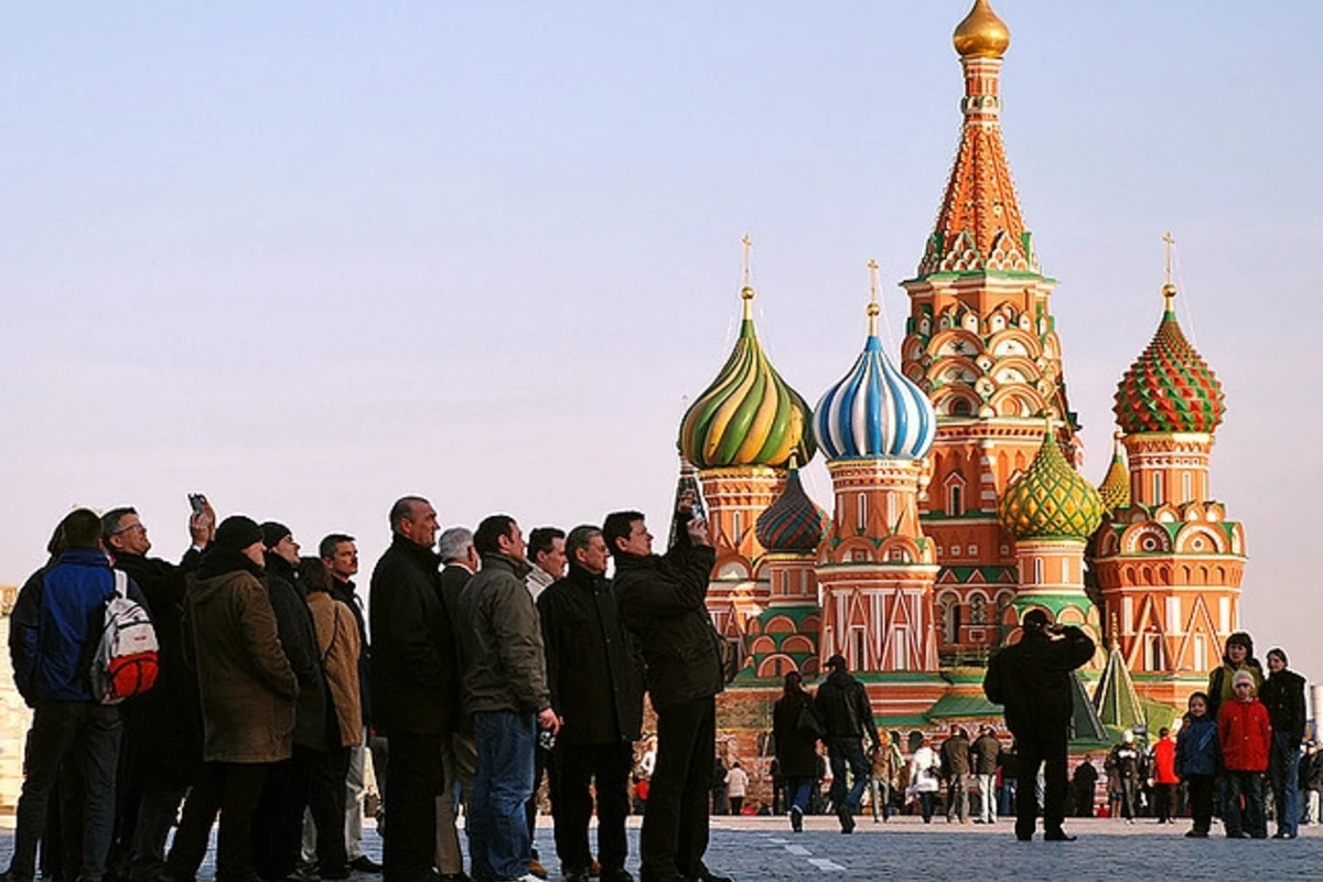 Азербайджанцы стали меньше ездить в Россию Азербайджанцы стали меньше ездить в Россию