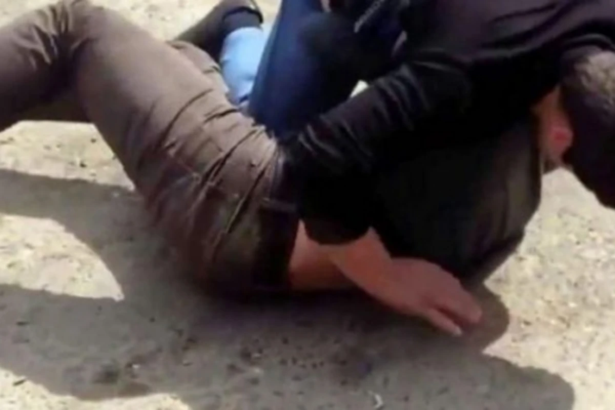 Bakıda elçilərinə yox deyən oğlan qızın atasını və əmisini döydü