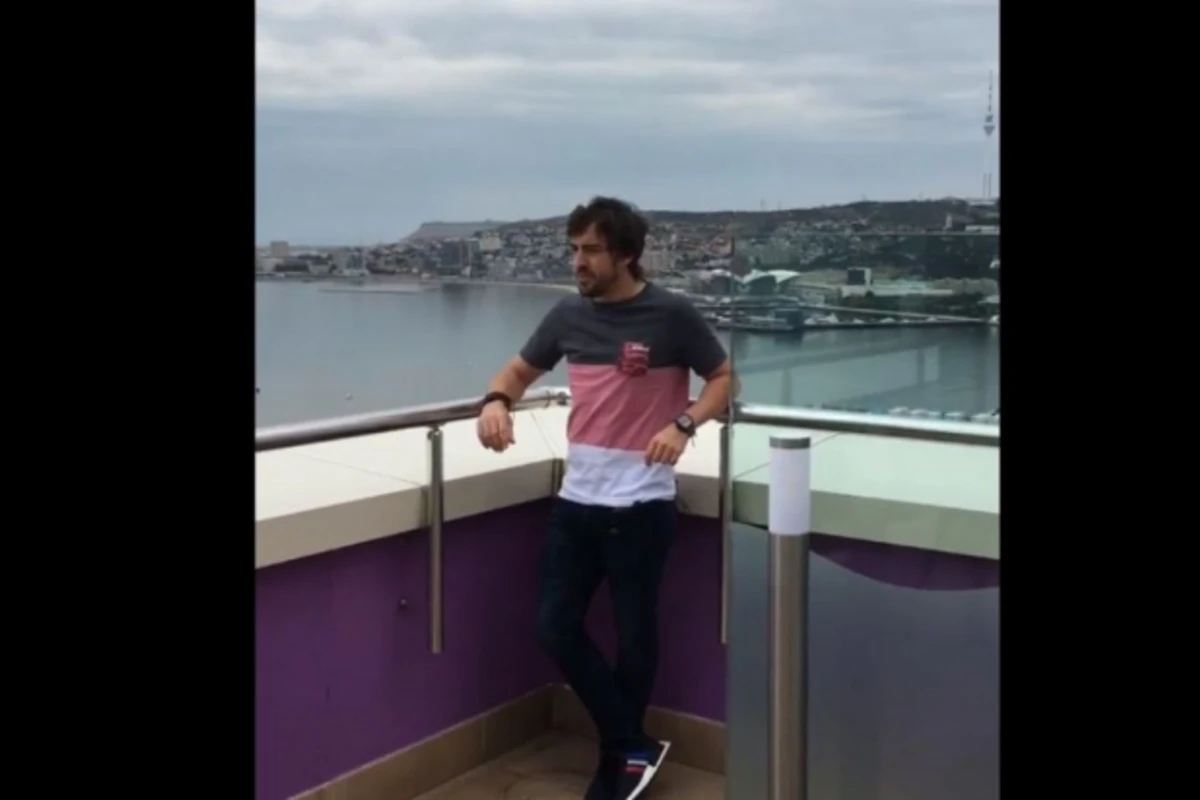 Fernando Alonso Bakıda (VİDEO) Fernando Alonso Bakıda (VİDEO)