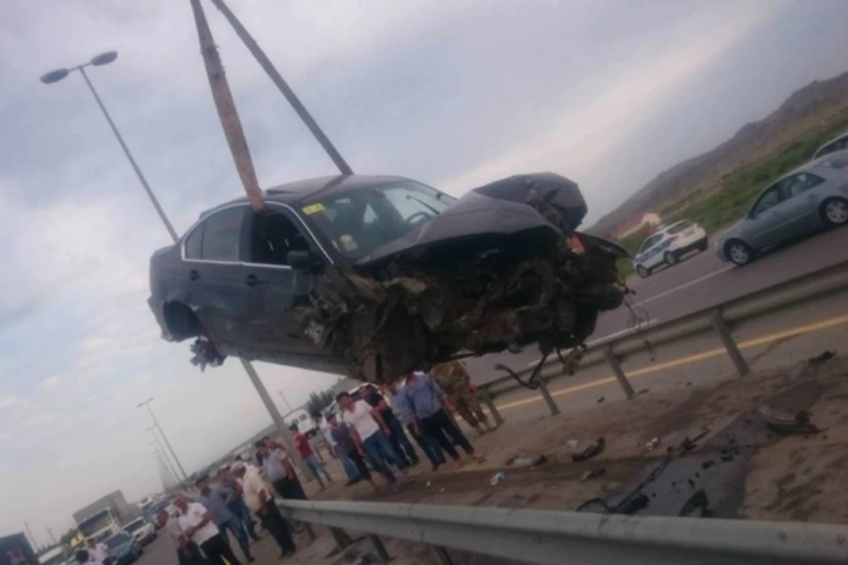 Zəhranın yas mərasimindən qayıdan qazilər qəzaya düşdü (FOTO)