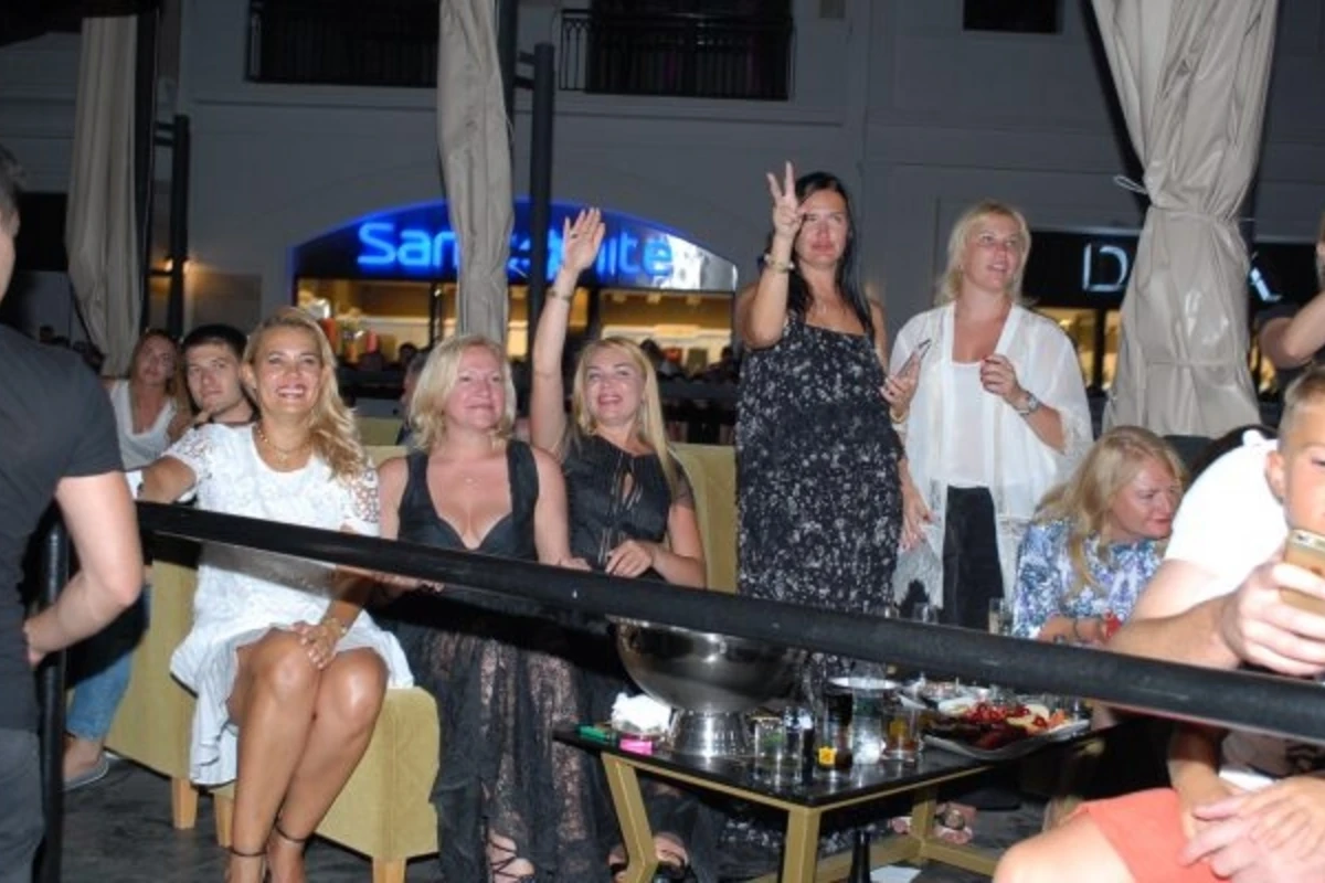 Qriqori Lepsdən on min nəfərlik konsert (FOTO)