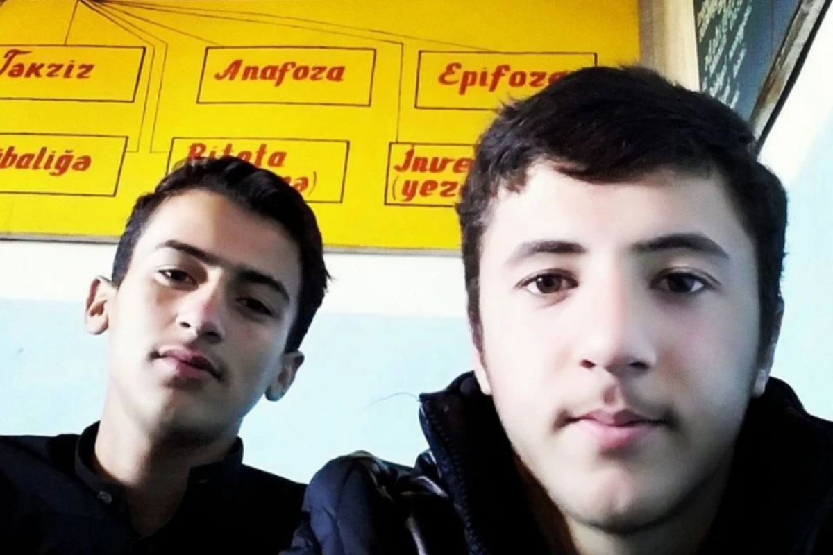 Avtomobil qəzasına düşüb ölən abituriyentlərin fotosu