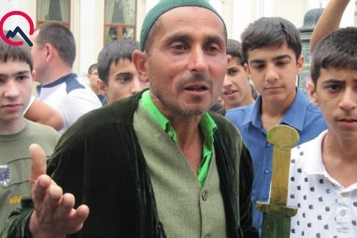 Bakıda məscidə hücum edən əli qılınclı, kəfənli şəxslərdən təzə XƏBƏR VAR Bakıda məscidə hücum edən əli qılınclı, kəfənli şəxslərdən təzə XƏBƏR VAR
