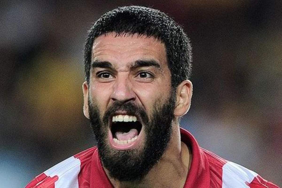 “Arda Turan oteldə döyülüb” - federasiyanın sabiq rəsmisi “Arda Turan oteldə döyülüb” - federasiyanın sabiq rəsmisi