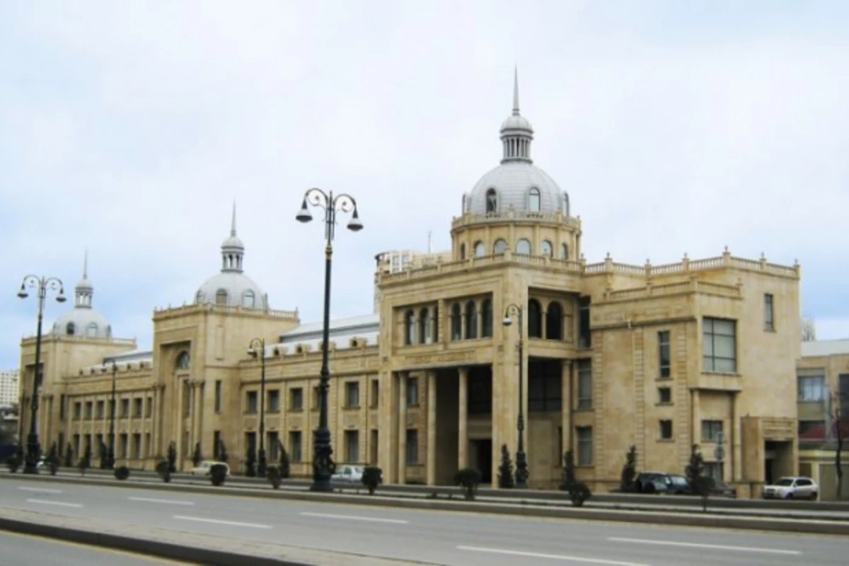 В Азербайджане закрылся колледж