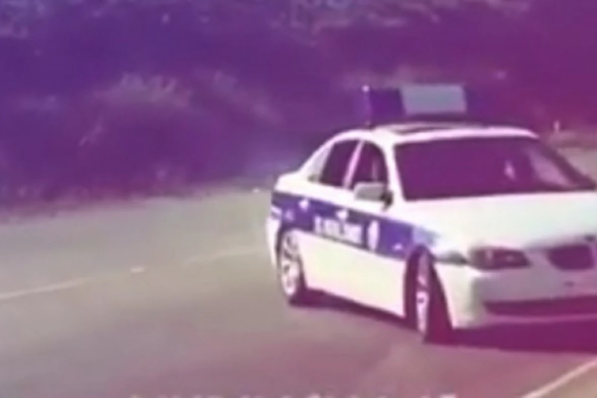 Yol polisi maşını ilə “avtoş”luq etdilər – VİDEO