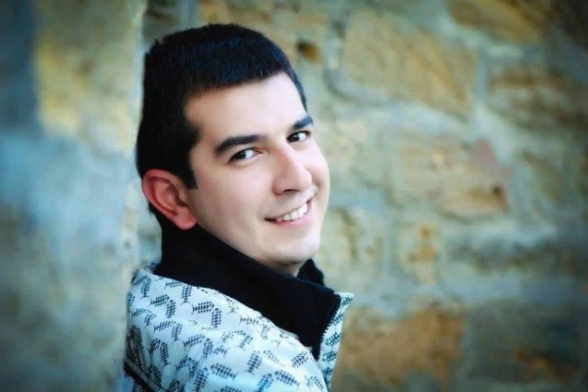 Məşhur aparıcı ata oldu (FOTO)