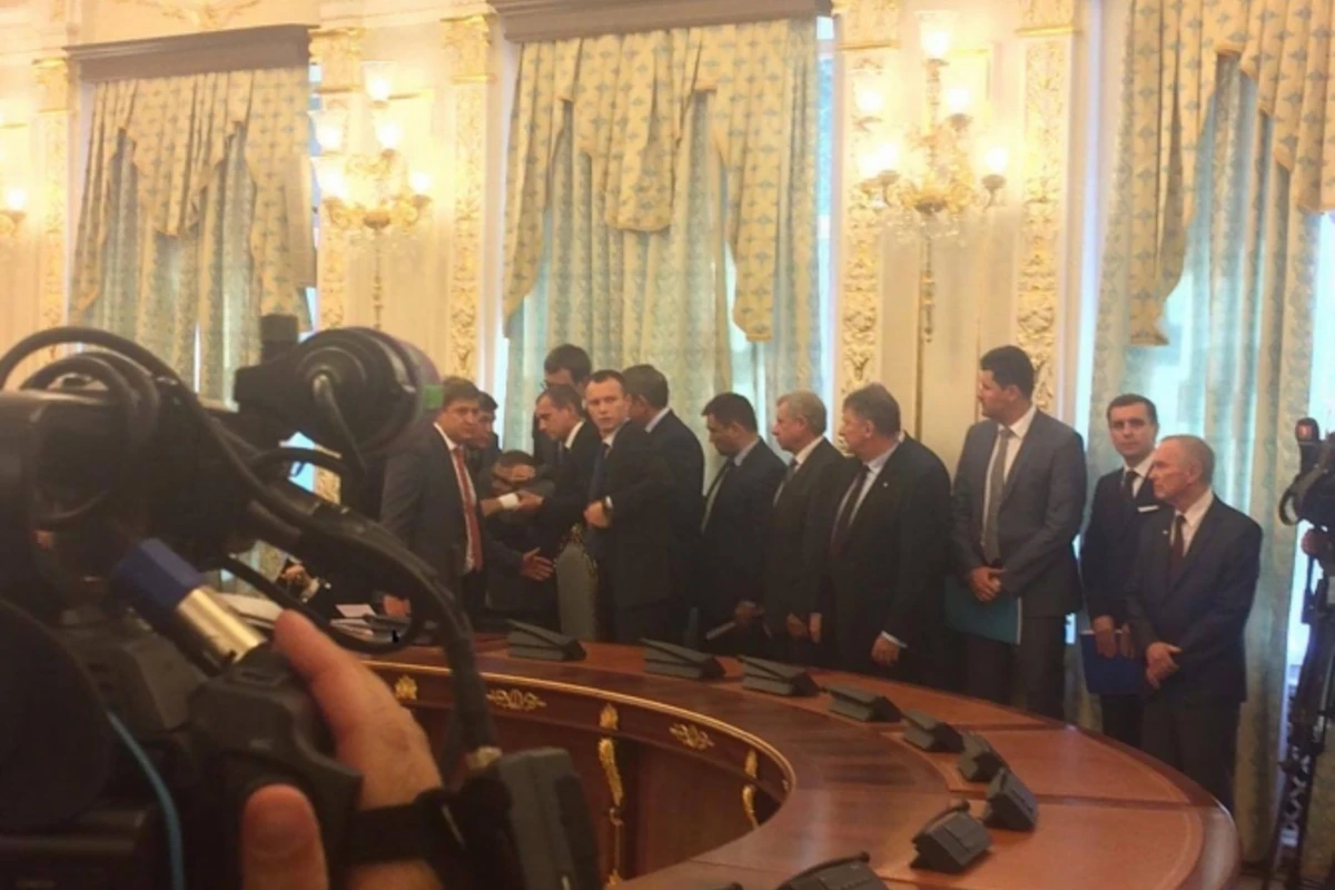 Инцидент во время встречи президентов: потерял сознание глава Госпогранслужбы (видео)