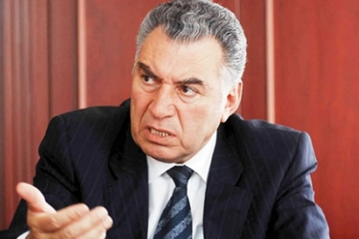 Əli Həsənovdan “Galendewagen”lə dəhşətli qəza törədən nəvəsi ilə bağlı AÇIQLAMA Əli Həsənovdan “Galendewagen”lə dəhşətli qəza törədən nəvəsi ilə bağlı AÇIQLAMA