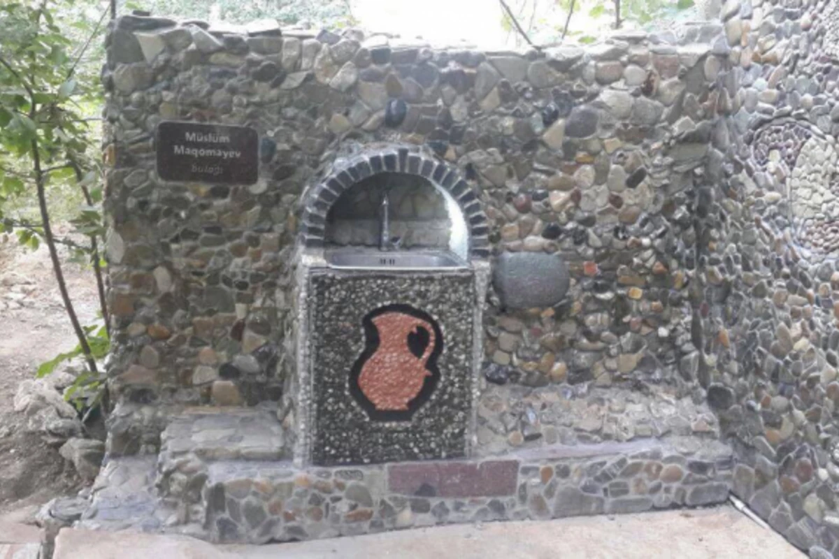 Paytaxt sakini Müslüm bulağı düzəltdi (FOTO)