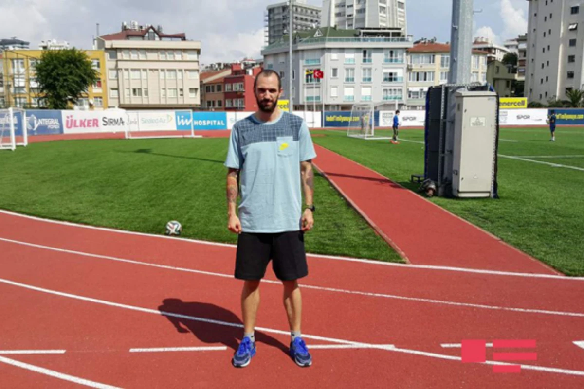 Ramil Quliyev ona yönələn ittihamlardan danışdı: Eşitmişəm fərari deyirlər (MÜSAHİBƏ, FOTO)