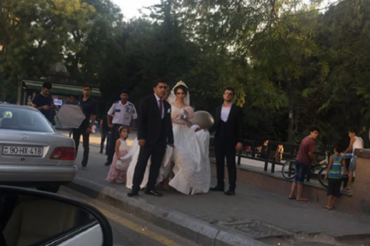 Şadlıq sarayına gedən bəylə gəlin hamını təəccübləndirdi – FOTO Şadlıq sarayına gedən bəylə gəlin hamını təəccübləndirdi – FOTO