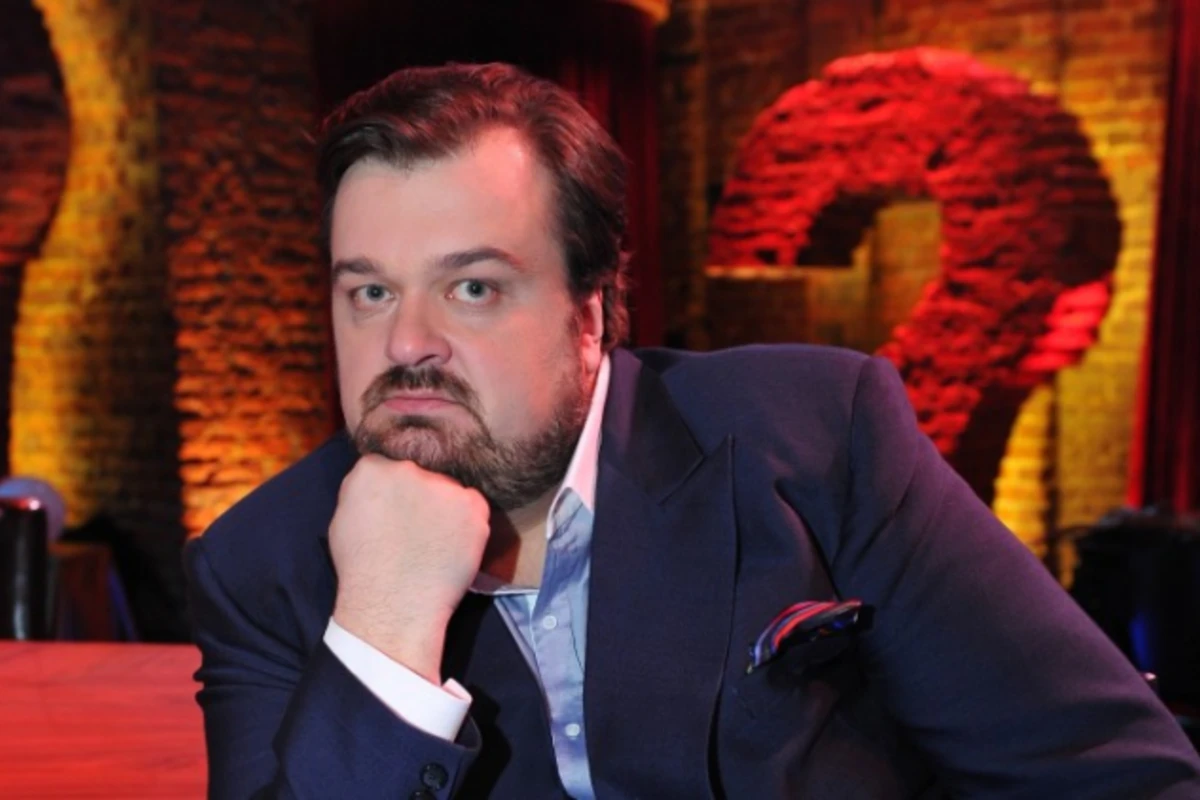 А теперь Василий Уткин запрещает азербайджанцам смотреть российское ТВ