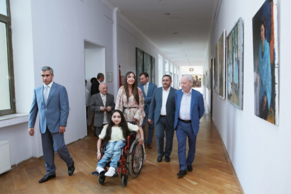 Лейла Алиева побывала в Государственной Академии художеств (фото)