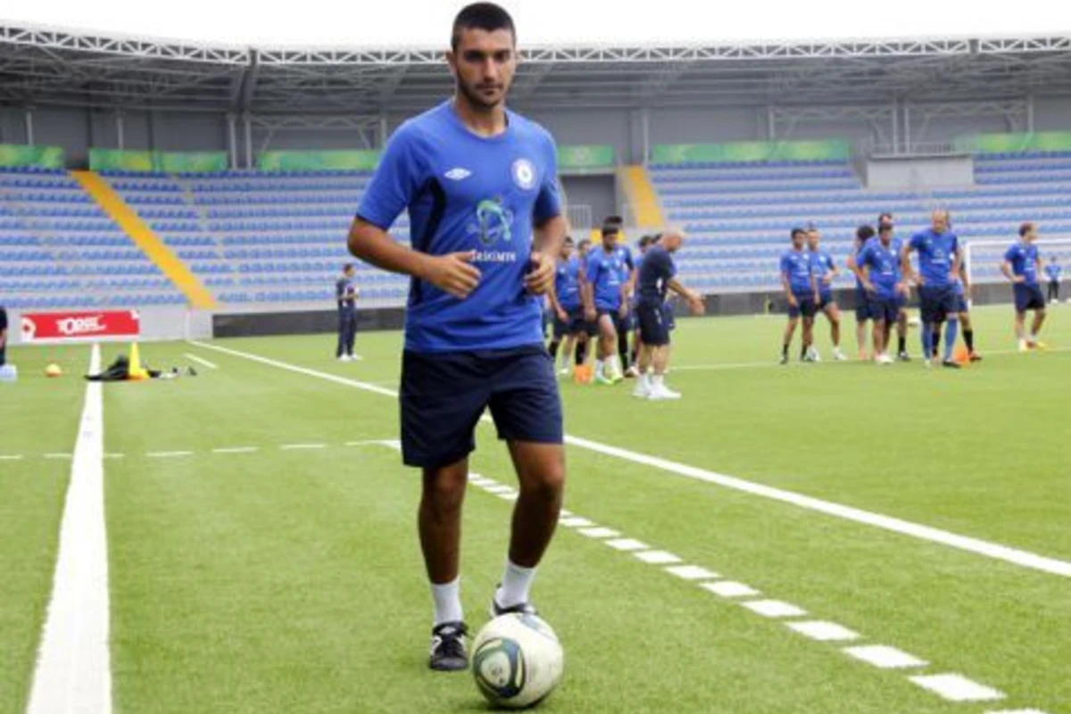 Azərbaycan yığmasının sabiq futbolçusu Türkiyədə qəzaya düşüb Azərbaycan yığmasının sabiq futbolçusu Türkiyədə qəzaya düşüb