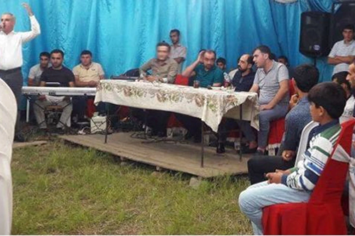 Nicatla Rəşad Dağlı əlbəyaxa oldu - Toy yarımçıq qaldı Nicatla Rəşad Dağlı əlbəyaxa oldu - Toy yarımçıq qaldı