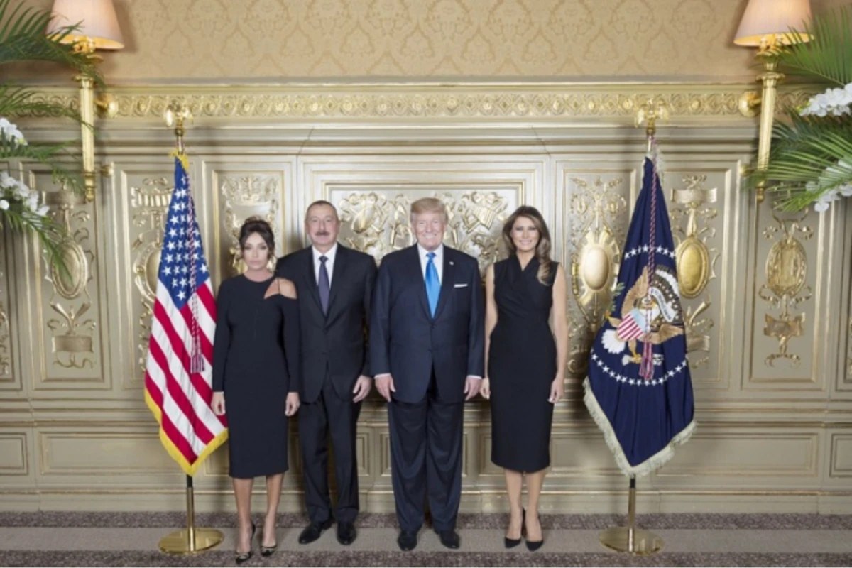 İlham Əliyev Donald Trampla görüşdü - FOTO İlham Əliyev Donald Trampla görüşdü - FOTO