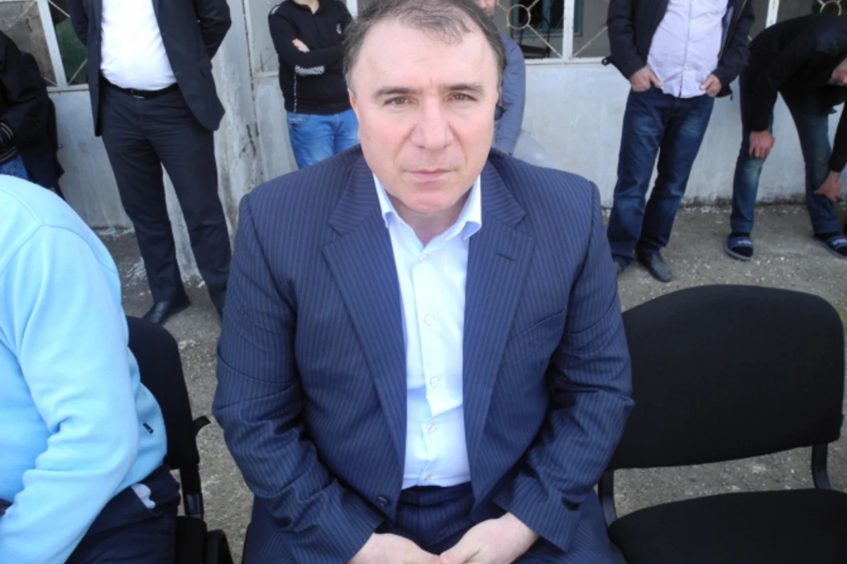 İsgəndər Cavadovun oğlu avtoxuliqanlıq etdiyinə görə saxlanıldı - FOTO İsgəndər Cavadovun oğlu avtoxuliqanlıq etdiyinə görə saxlanıldı - FOTO