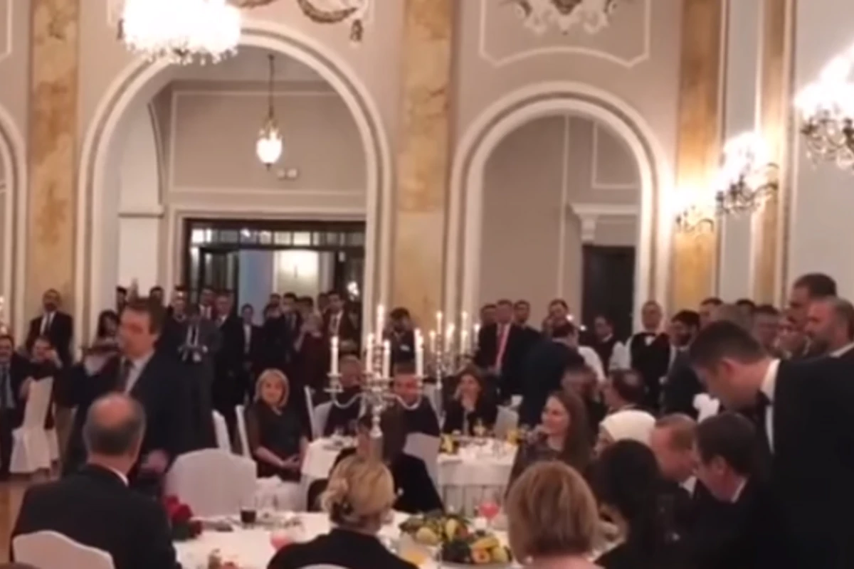 Глава МИД Сербии спел на турецком для Эрдогана (видео) Глава МИД Сербии спел на турецком для Эрдогана (видео)