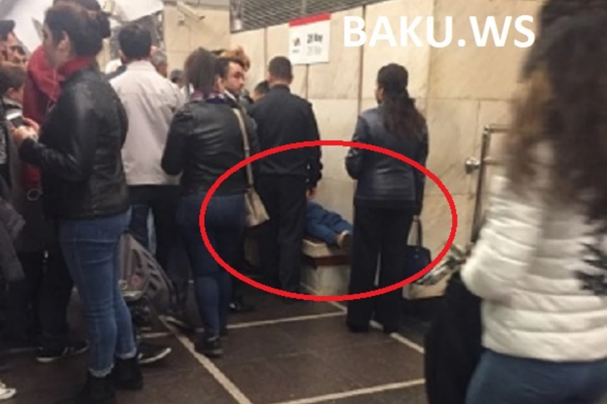 В бакинском метро парень потерял сознание