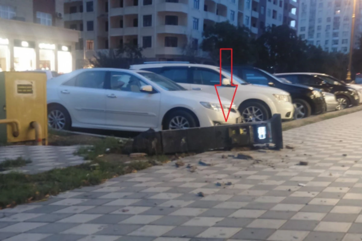 Bakıda Samaraya bilet almaq üçün parkomatı sındırdılar (FOTO)