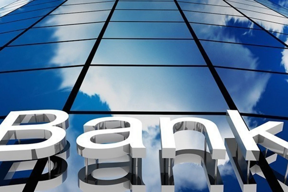 Azərbaycanda daha bir bank çökdü Azərbaycanda daha bir bank çökdü