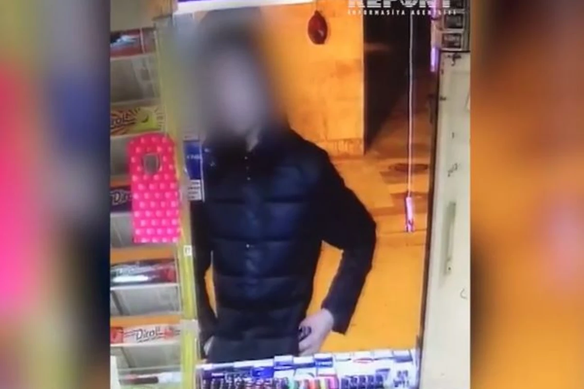 Момент кражи в Баку попал на камеру (видео) Момент кражи в Баку попал на камеру (видео)