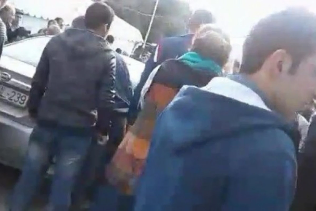 Abşeronda vəhabilər yas mağarını sökmək istədilər (VIDEO)