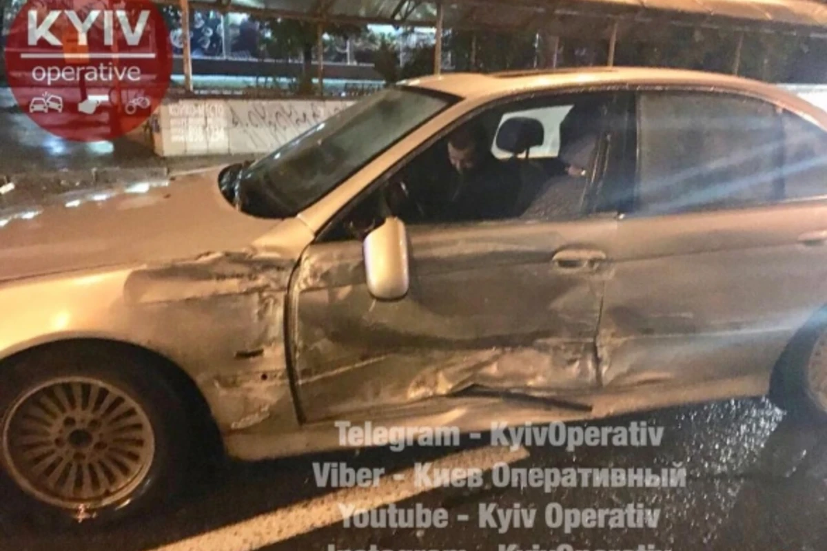 Тяжелое ДТП в Киеве: пострадали туристы из Баку (фото)