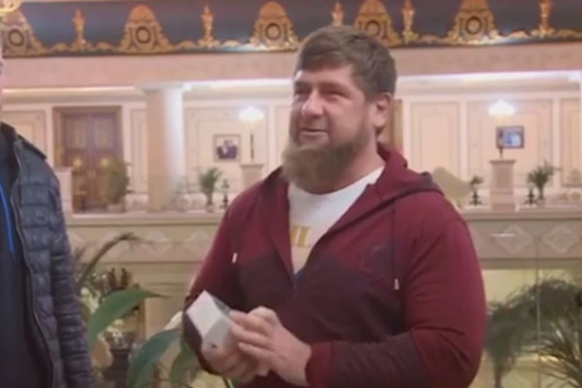 Кадыров обещал iPhone X за лучшее стихотворение о Путине (видео)