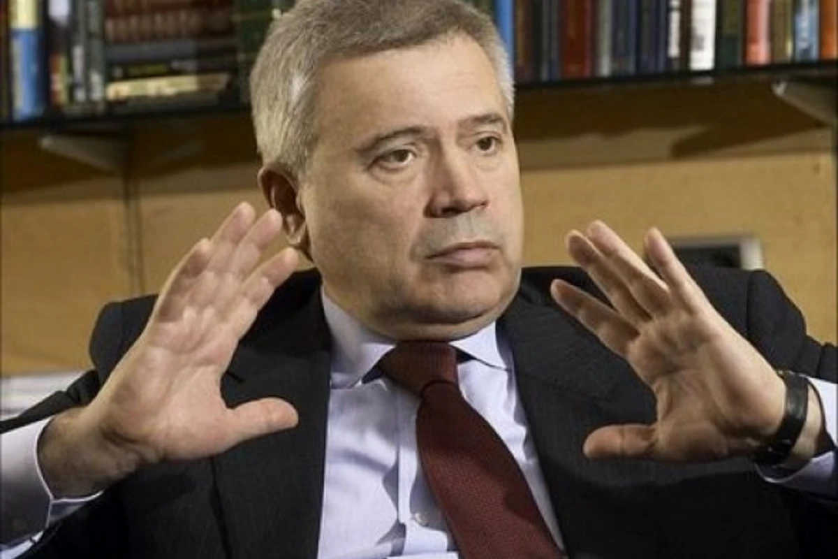 Вагит Алекперов объявил о смерти Мубариза Мансимова (фото) Вагит Алекперов объявил о смерти Мубариза Мансимова (фото)