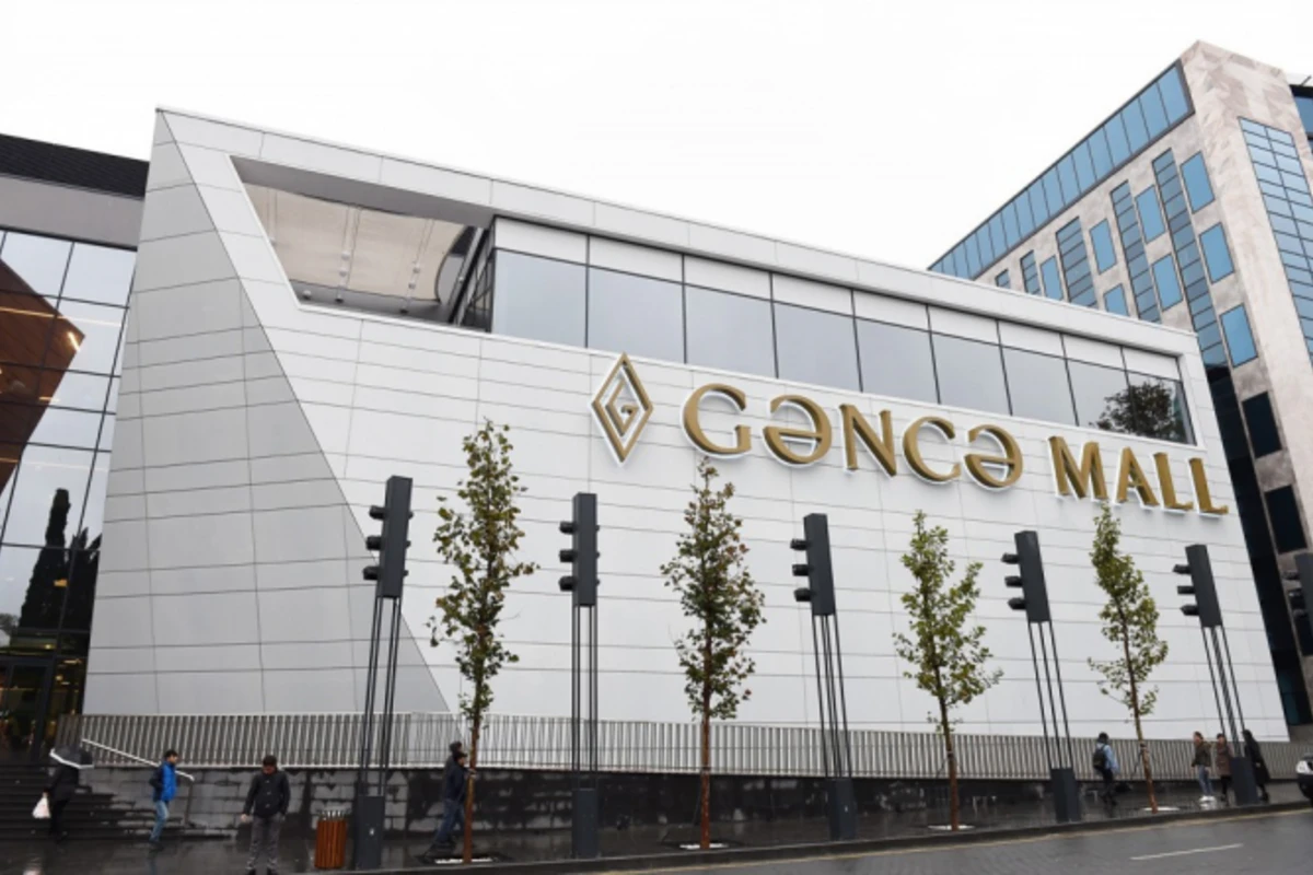 İlham Əliyev “Gəncə Mall” Ticarət Mərkəzində (FOTO) İlham Əliyev “Gəncə Mall” Ticarət Mərkəzində (FOTO)
