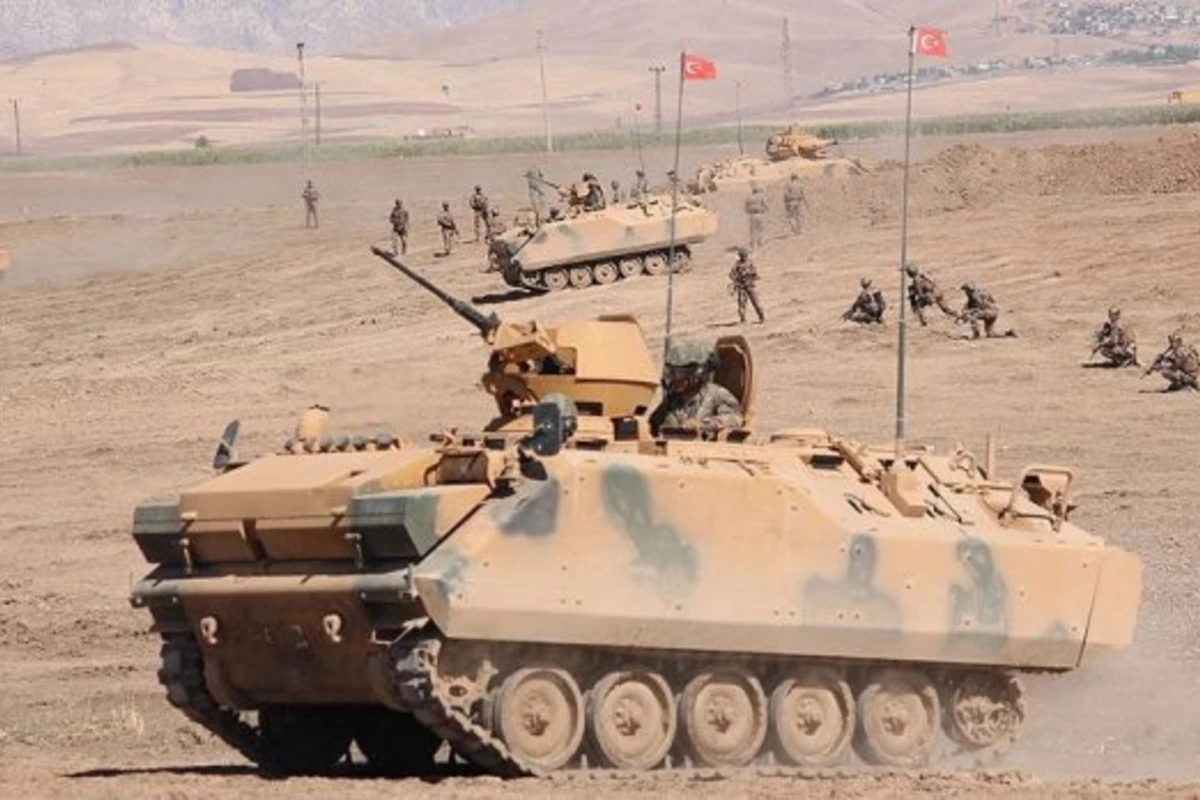 Türkiyə tank diviziyasını Ermənistan sərhədinə yeridir, prezident İrəvana zəng vurur...