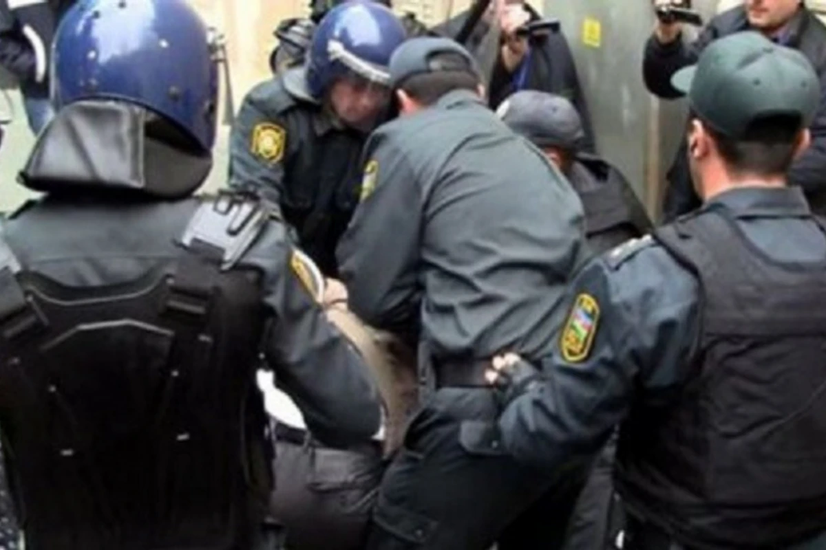 Azərbaycanın rayonlarında böyük əməliyyat - polis postları qurulub Azərbaycanın rayonlarında böyük əməliyyat - polis postları qurulub