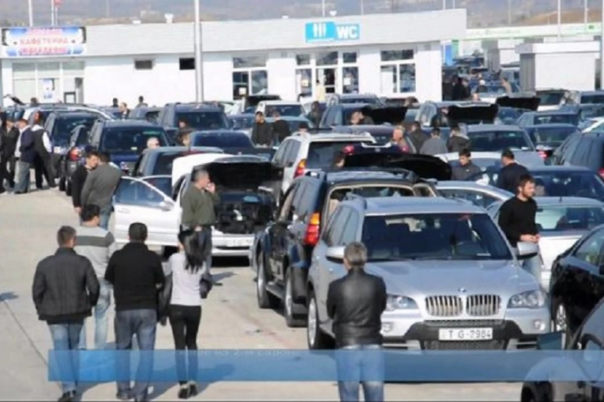 В Азербайджане подорожали автомобили (официально)