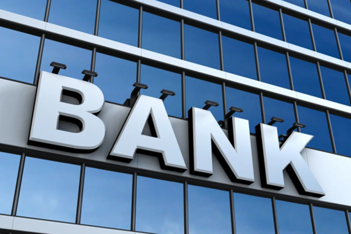 Bank rəhbərlərinin maaşı açıqlandı: 10 min manat