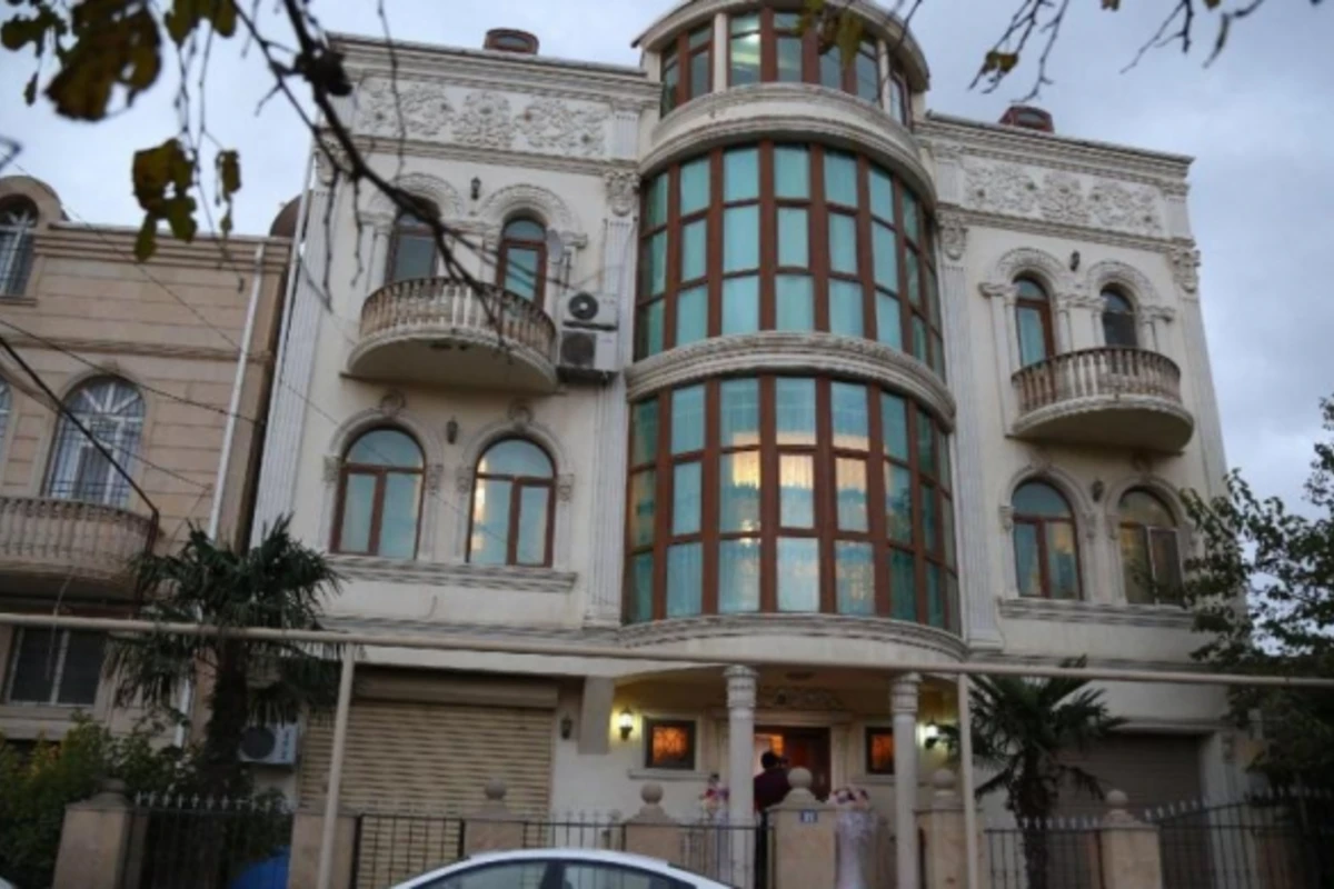 Könül Kərimovanın dördmərtəbəli villası – FOTO