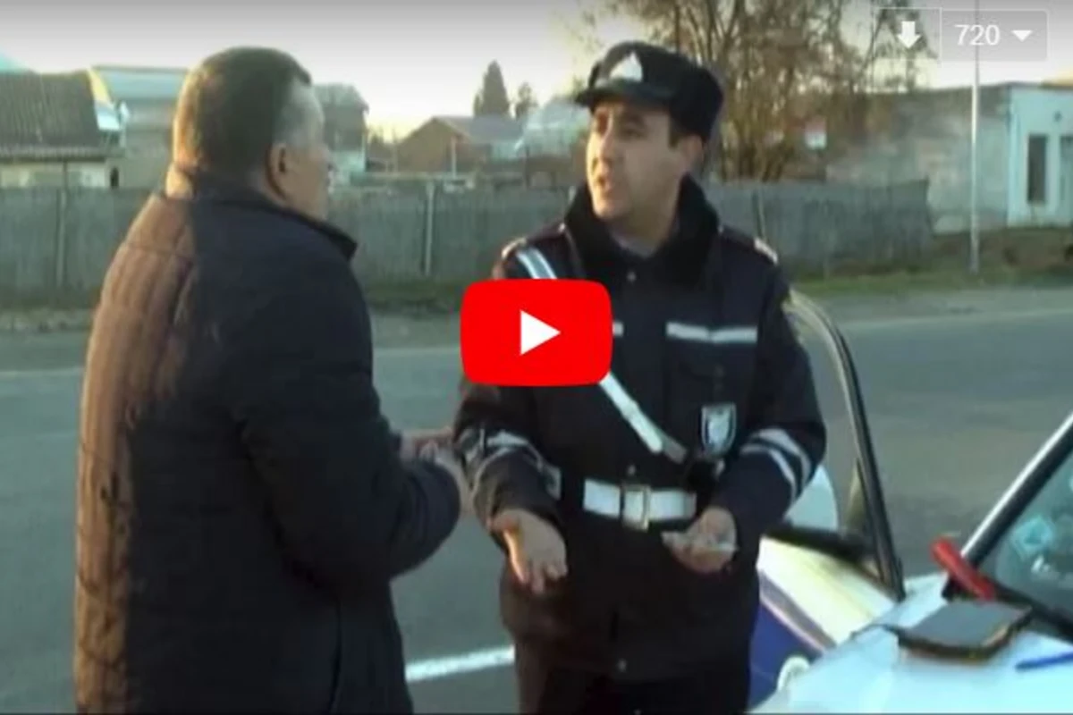Polislə sürücü arasında mübahisə: Sən nə danışırsan? (VİDEO) Polislə sürücü arasında mübahisə: Sən nə danışırsan? (VİDEO)