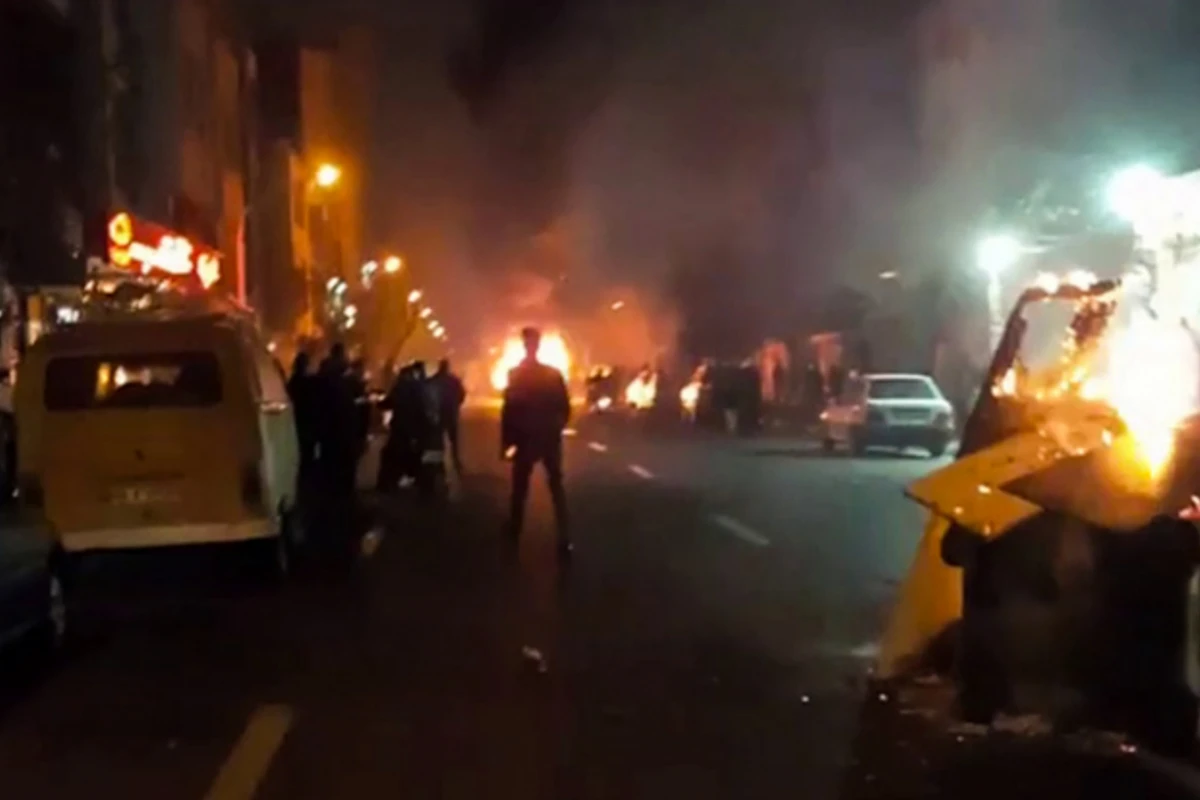 Число погибших в ходе протестов в Иране достигло 20