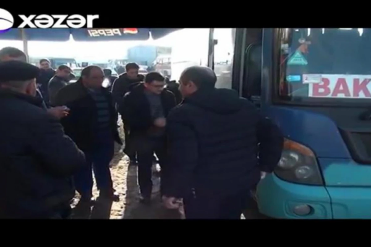 Yeni il tətili bitdi - Avtovağzallarda sıxlıq yarandı (VİDEO) Yeni il tətili bitdi - Avtovağzallarda sıxlıq yarandı (VİDEO)
