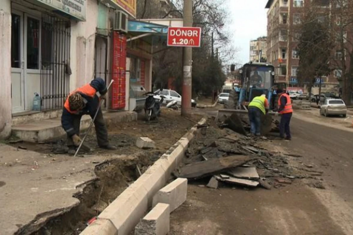 В Баку капитально ремонтируется еще одна улица (фото)