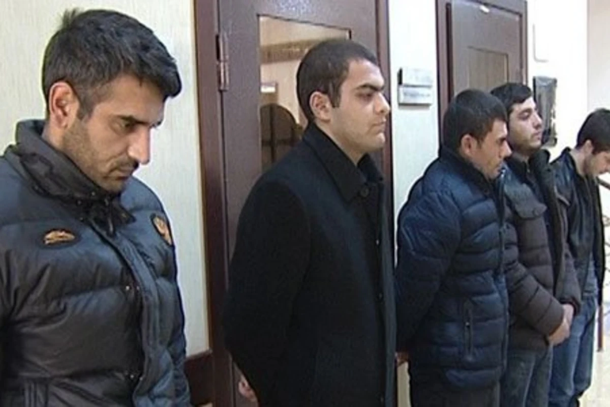 Bakıda vəzifəli şəxslərin evini soyan nazirliyin baş leytenantı imiş Bakıda vəzifəli şəxslərin evini soyan nazirliyin baş leytenantı imiş