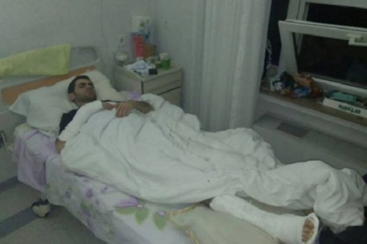 Bələdiyyə hasarının altında qaldı, maraqlanan olmadı