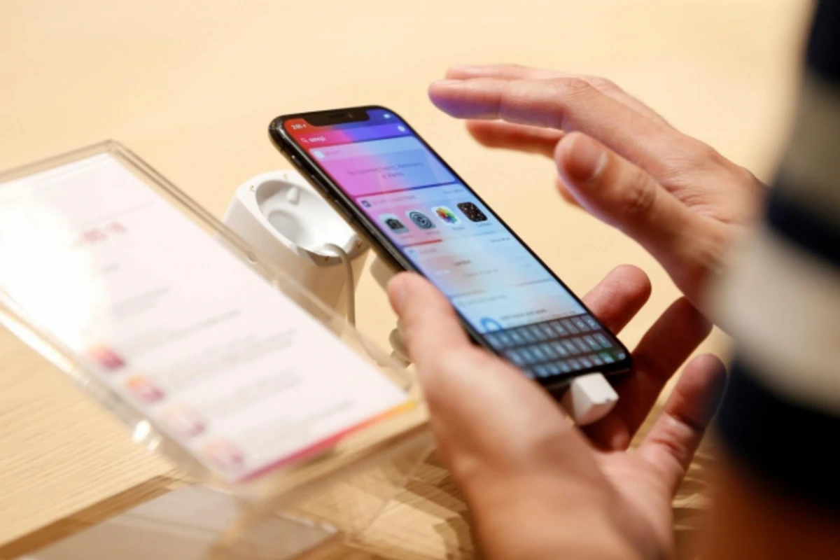 Apple может снять iPhone X с производства
