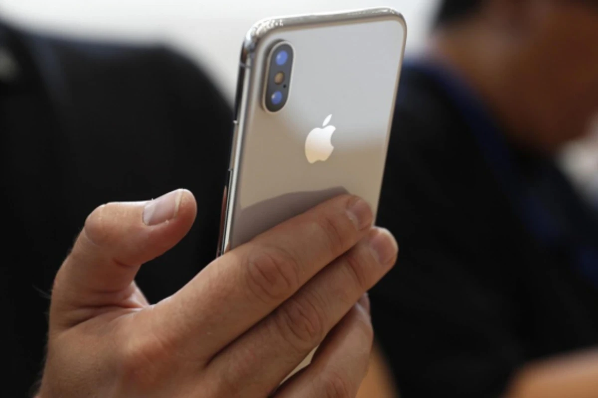Apple выпустит недорогой iPhone в этом году