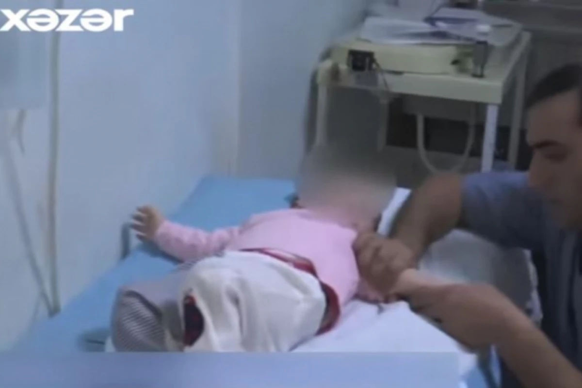 Bakıda 8 aylıq uşaq sancaq uddu - ağır əməliyyatdan görüntü - VİDEO Bakıda 8 aylıq uşaq sancaq uddu - ağır əməliyyatdan görüntü - VİDEO