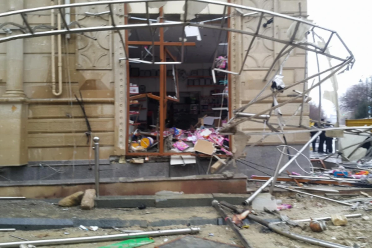 Новые кадры взрыва в центре Баку (видео) Новые кадры взрыва в центре Баку (видео)