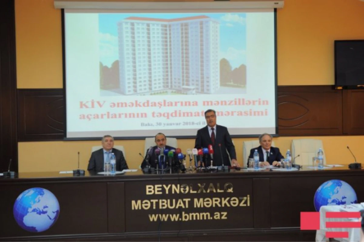 Jurnalistlər üçün inşa olunmuş binadakı mənzillərin açarları sahiblərinə təqdim edilib Jurnalistlər üçün inşa olunmuş binadakı mənzillərin açarları sahiblərinə təqdim edilib