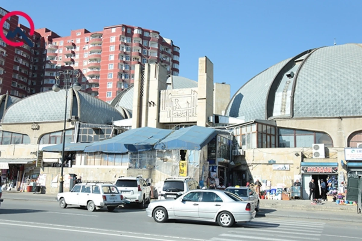 Крупнейший бакинский базар приостановил свою деятельность (фото)