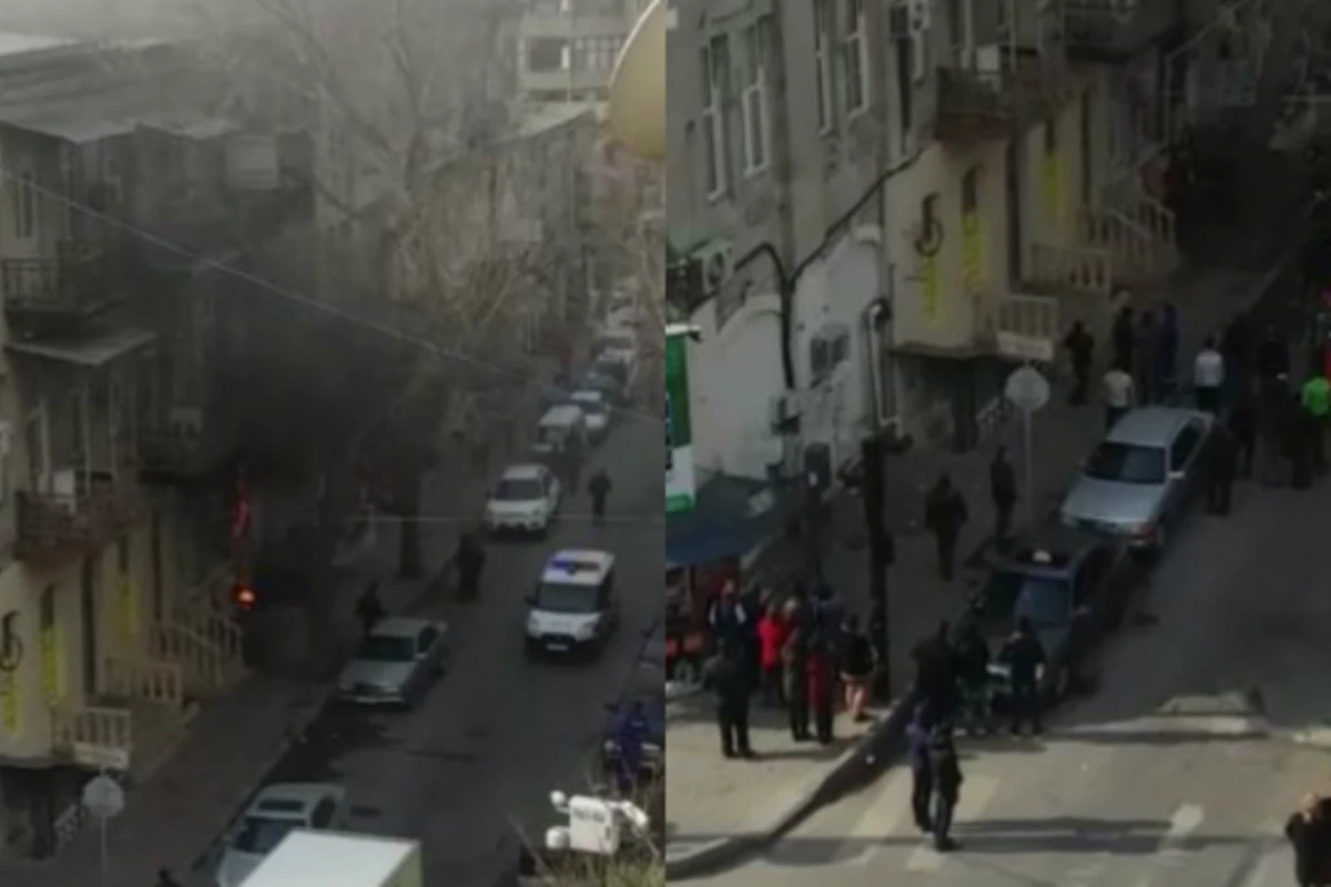 В Баку в жилом здании произошел пожар, пострадали дети и полицейские (видео) В Баку в жилом здании произошел пожар, пострадали дети и полицейские (видео)